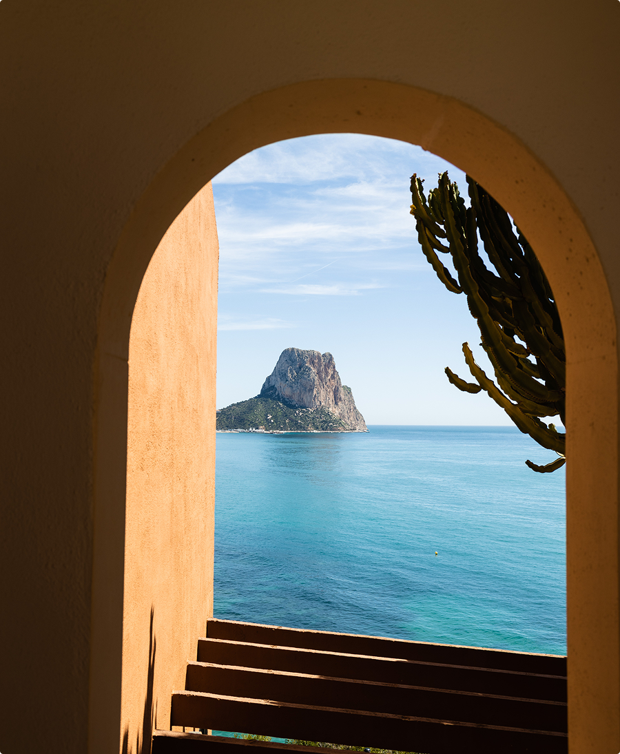 Costa Blanca - The Coast Of Calm Horizons