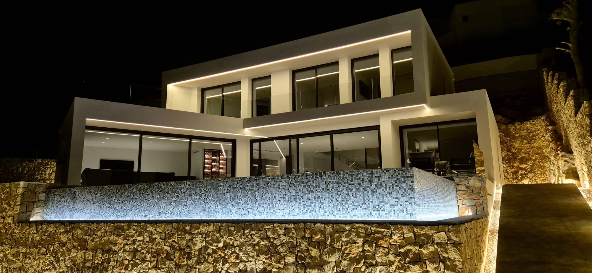 Costa Blanca - The Essence Of The Mediterranean Home