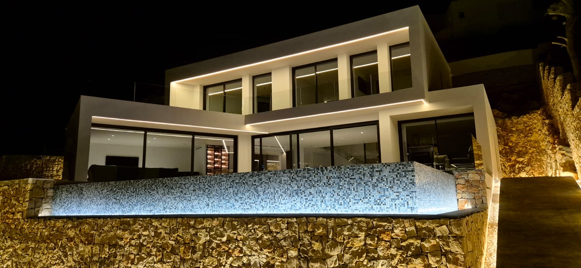 e62b49f2-a3aa-4301-acb9-2d59a4bae8f6